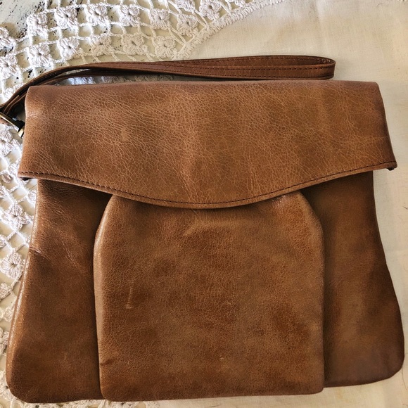 HOBO Handbags - Hobo international leather clutch